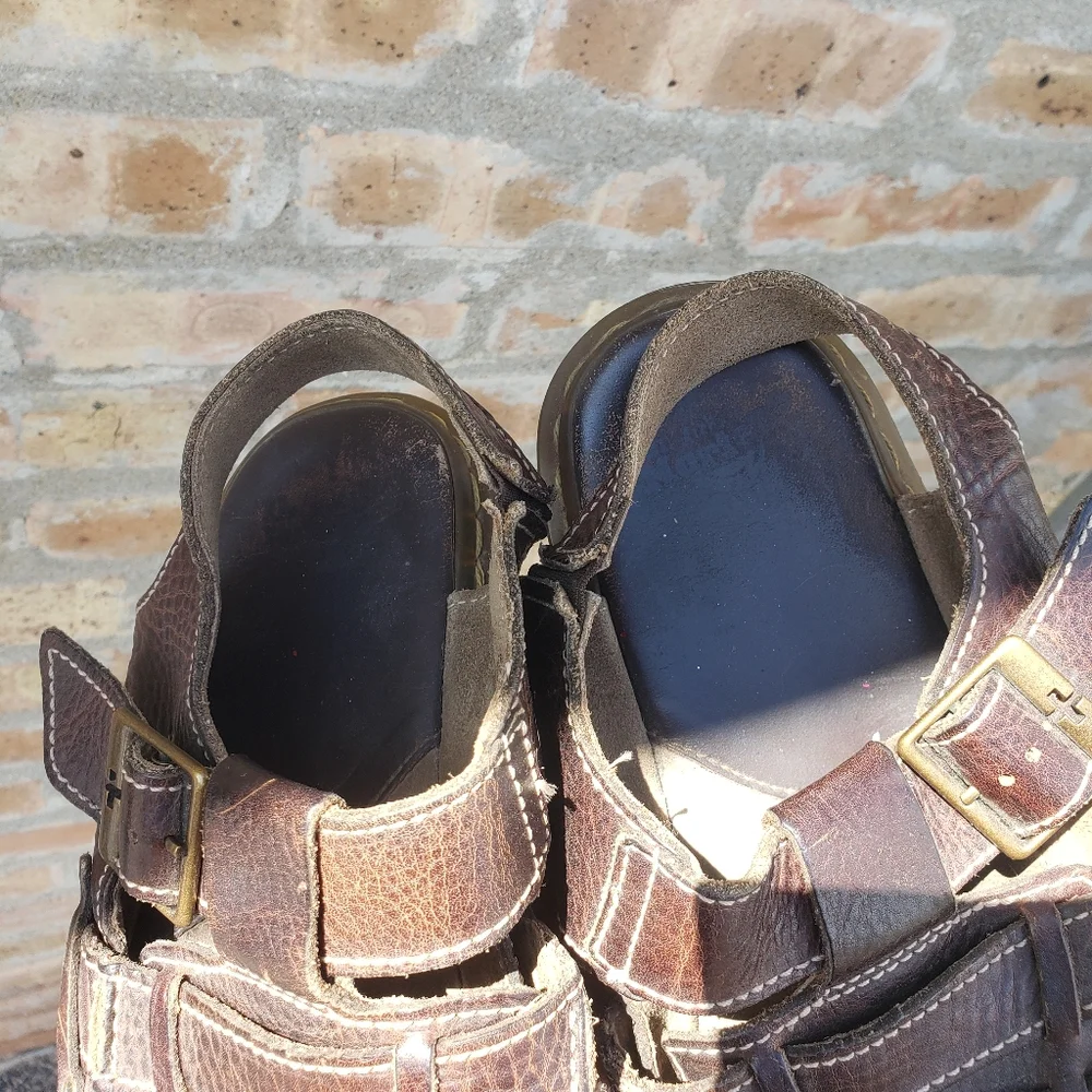 Dr Doc Martens Sandals Men's 11 US Y2K Brown Leather Fisherman Buckle 12614